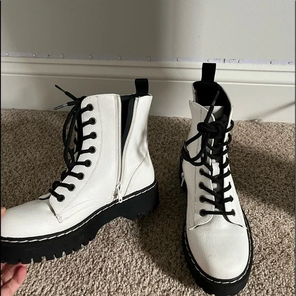 worn once to Trippie Redd concert , perfect condition - Picture 2 of 4